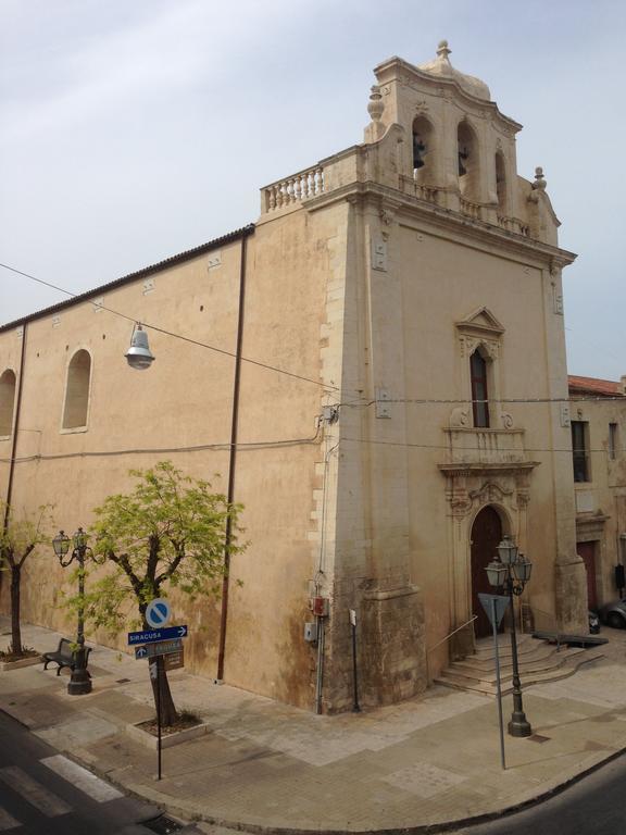 شقة Le Tre Rose Di Mary أفولا المظهر الخارجي الصورة
